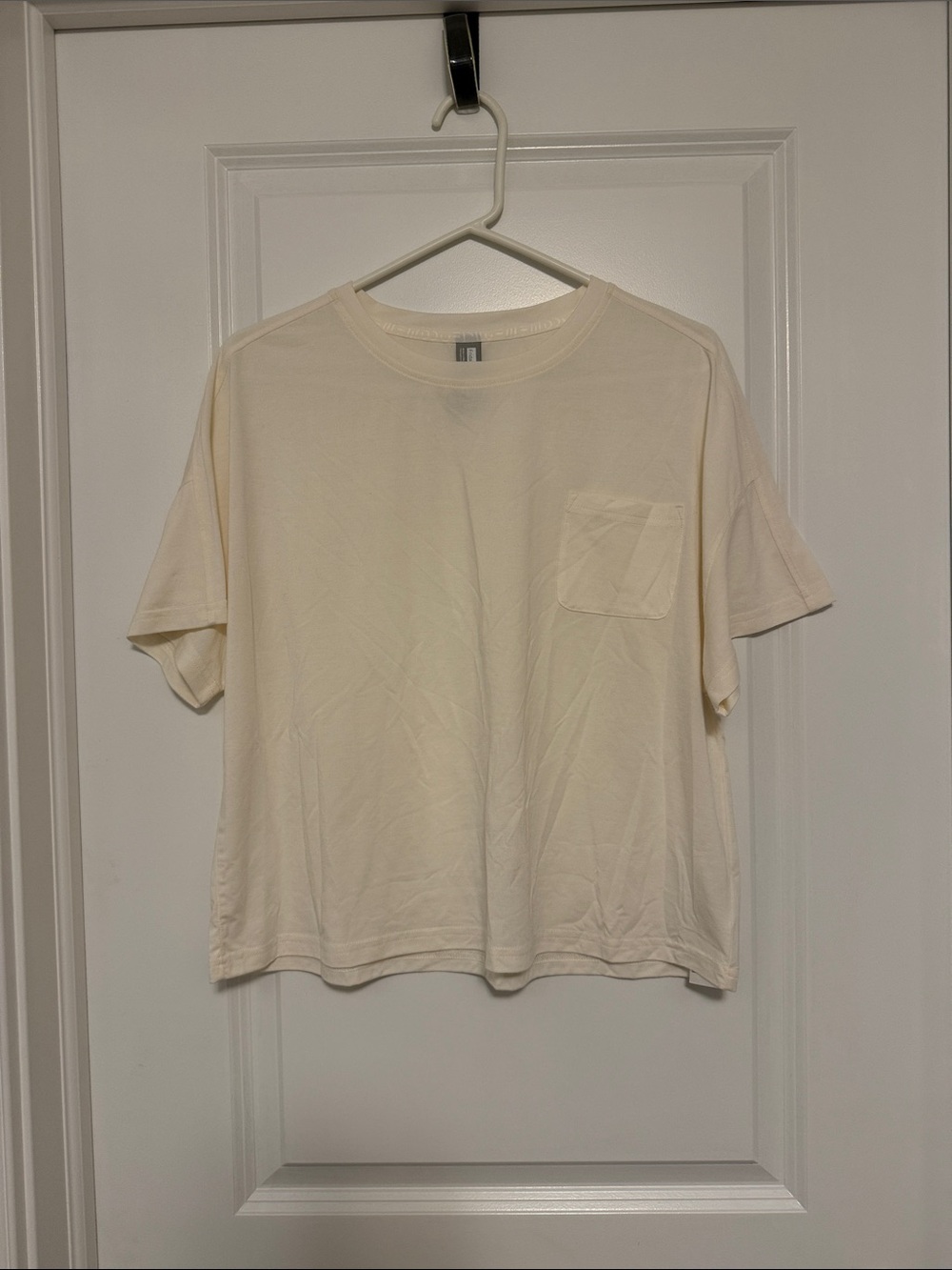 Everyday Crop Pocket Tee in Cream